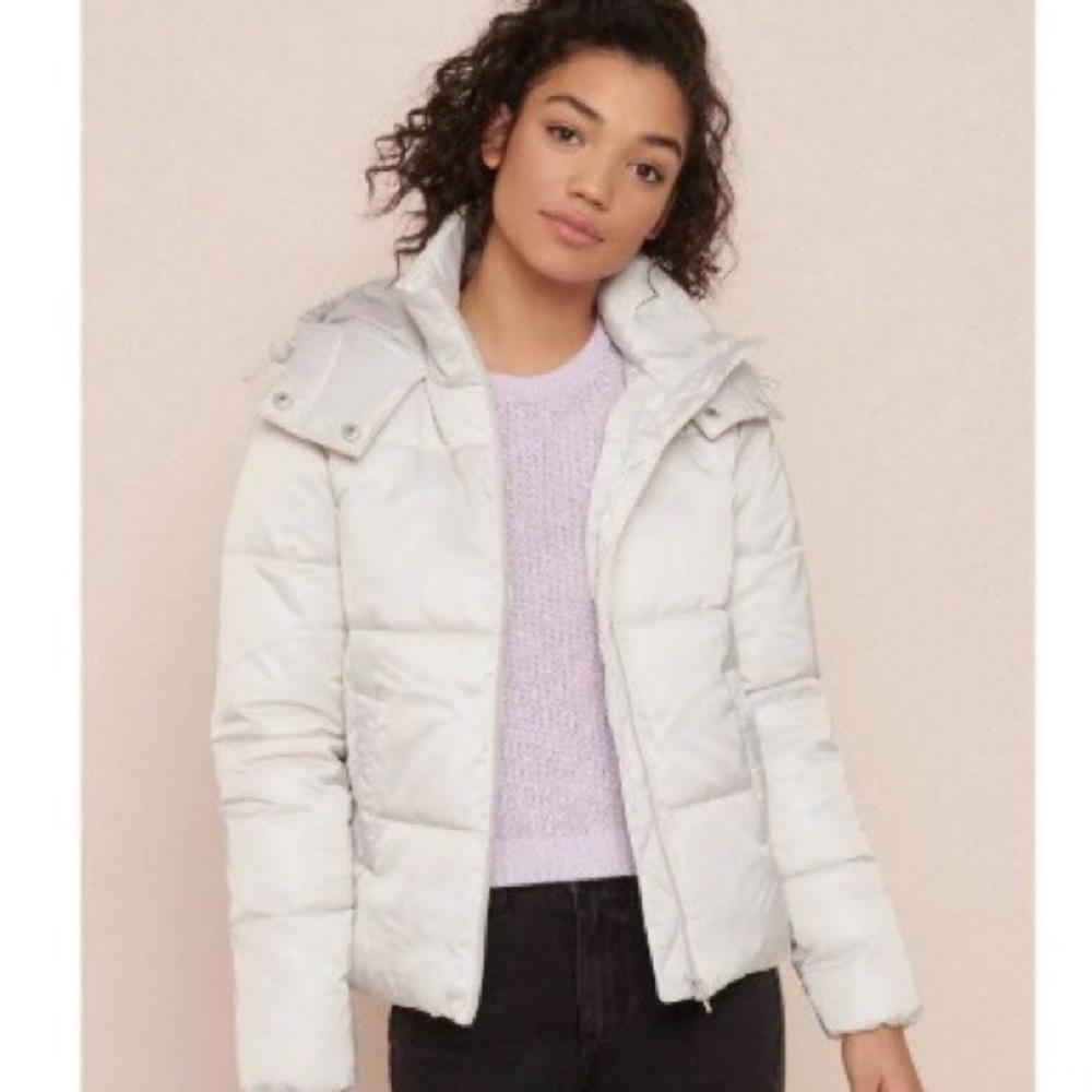 White B Hip puffer jacket